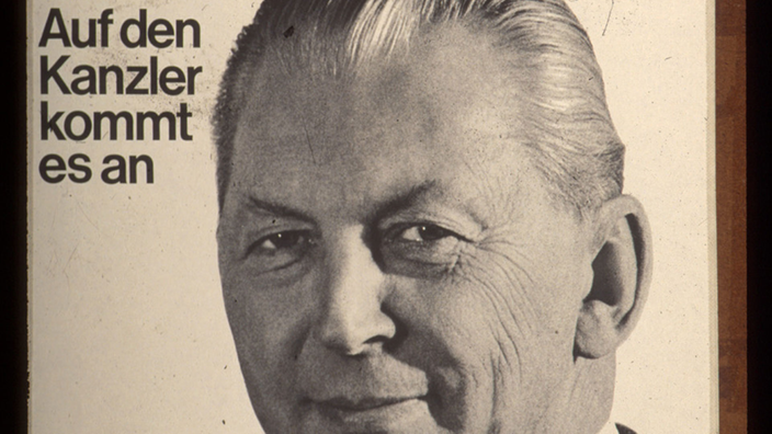 Ein Wahlplakat der CDU von 1969: abgebildet ist Kanzler Kiesinger, daneben der Slogan 'Auf den Kanzler kommt es an' | Bildquelle: ARC Ein Wahlplakat der CDU von 1969: abgebildet ist Kanzler Kiesinger, daneben der Slogan 'Auf den Kanzler kommt es an'