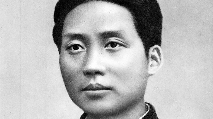 Schwarzweiß-Porträt des jungen Mao