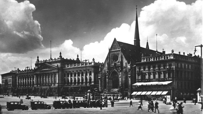 Schwarzweiß-Foto der Universität Leipzig im Jahr 1935