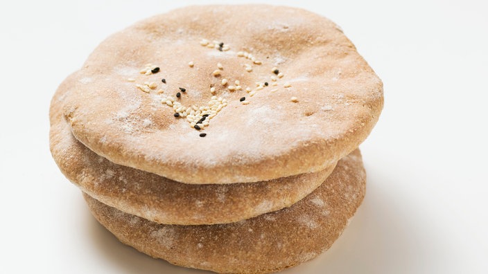 Fladenbrot mit Sesam | Bildquelle: Mauritius/foodcollection Fladenbrot mit Sesam