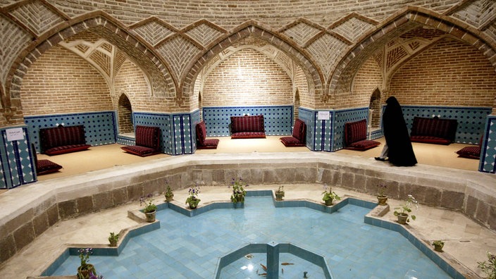 Badebecken in einem Hamam | Bildquelle: WDR/Imago/UPI Photo Badebecken in einem Hamam