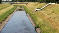 Abwasserkanal Emscher im Ruhrgebiet.