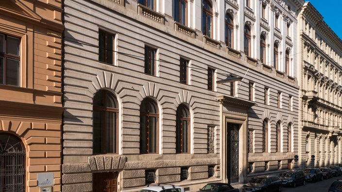 Ehemalige Länderbank in Wien von außen | Bildquelle: Quelle: Wikipedia/Fotograf: Peter Gugerell Ehemalige Länderbank in Wien von außen