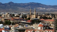 Blick auf die Altstadt und die Selimiye-Moschee in Nikosia, der Hauptstadt Zyperns