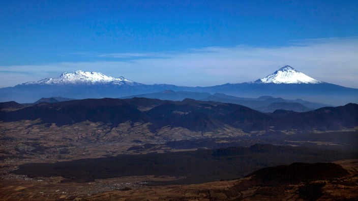 Die Vulkane Iztaccihuatl und Popocatepl