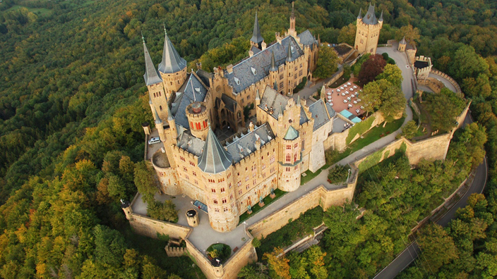 Luftaufnahme der Burg Hohenzollern bei Hechingen in der Schwäbischen Alb