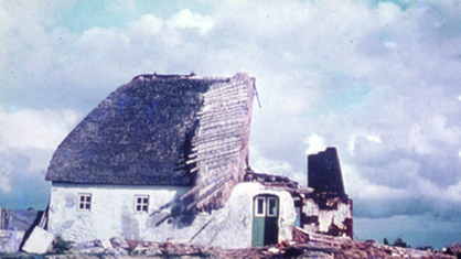 1962 durch die Sturmflut zerstörtes Haus auf der Neupeterswarf, Hallig Langeneß