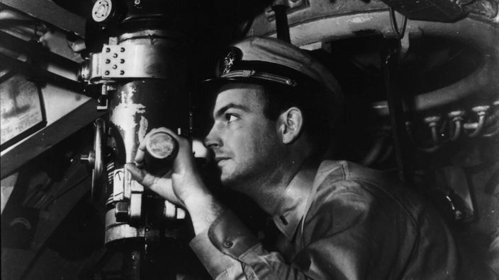 Offizier am Sehrohr US-Unterseeboot, 1942