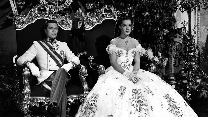 Romy Scheider und Karl-Heinz Böhm als Sissi und Franz-Josef | Bildquelle: Interfoto/Friedrich Romy Scheider und Karl-Heinz Böhm als Sissi und Franz-Josef