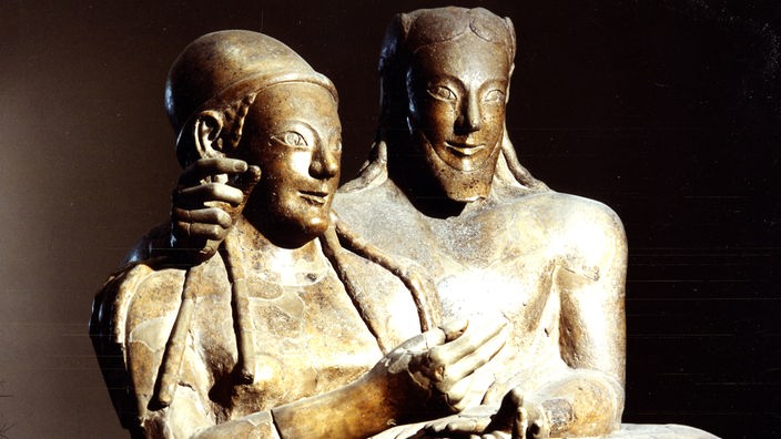 Skulptur auf einem Sarkophag: Ein etruskisches Ehepaar