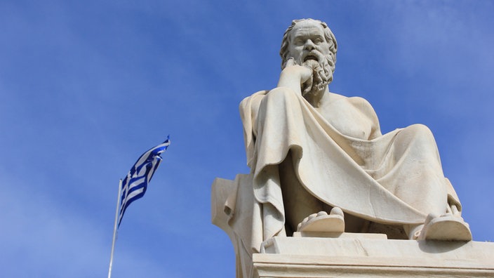 Denkmal des Sokrates in Athen | Bildquelle: WDR / dpa/picture alliance/ Robert Geiss Denkmal des Sokrates in Athen