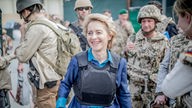 Verteidigungsministerin Ursula von der Leyen bei einem Truppenbesuch in Kabul, Afghanistan