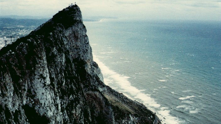Aufnahme des Felsen von Gibraltar aus der Luft.