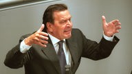Gerhard Schröder hält eine Rede