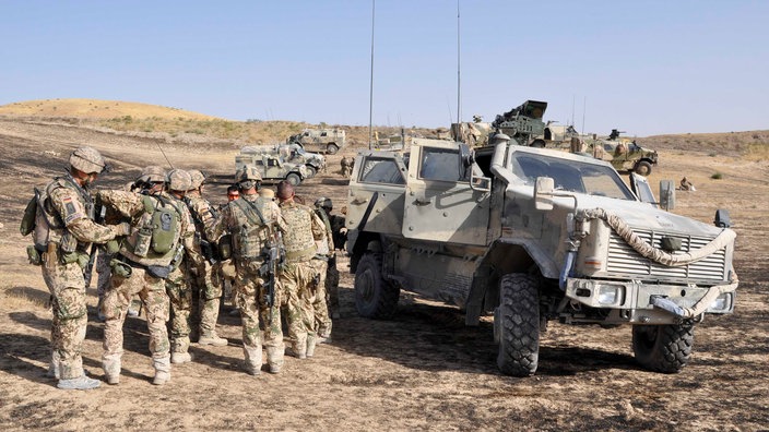 Bundeswehrsoldaten im Einsatz in Afghanistan | Bildquelle: Reuters Bundeswehrsoldaten im Einsatz in Afghanistan