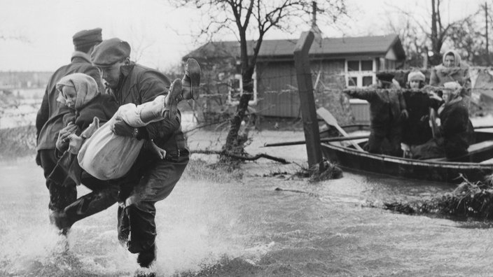 Stürme: Die große Sturmflut in Hamburg - Stürme - Naturgewalten - Natur -  Planet Wissen