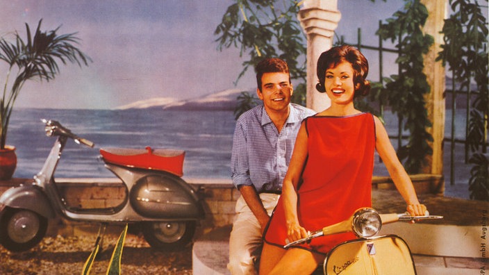 Werbung für die Marke Vespa. | Bildquelle: akg Werbung für die Marke Vespa.