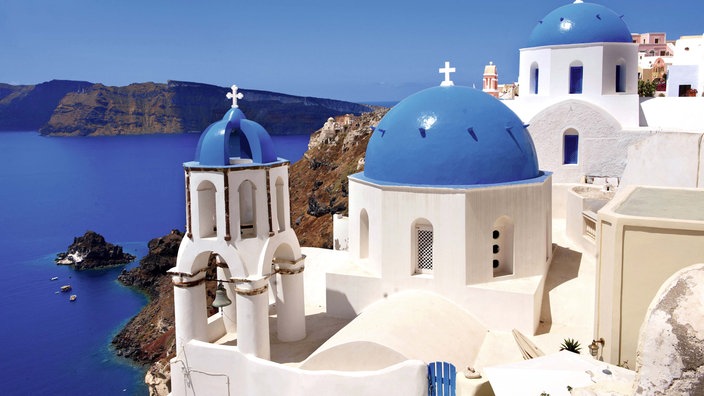 Griechisches Dorf an der Küste | Bildquelle: imago/imagebroker Griechisches Dorf an der Küste