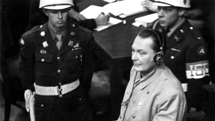 Hermann Göring vor dem Militärgericht.
