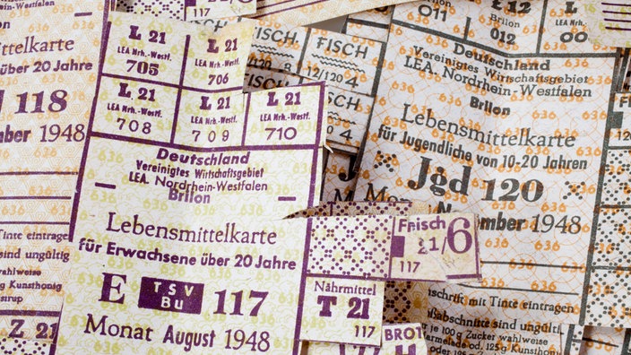 Lebensmittelmarken aus Brilon 1948 | Bildquelle: dpa/Bildagentur-o Lebensmittelmarken aus Brilon 1948