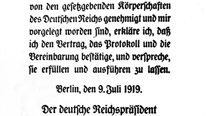 Deutsche Ratifizierungsurkunde des Versailler Vertrages | Bildquelle: akg Deutsche Ratifizierungsurkunde des Versailler Vertrages