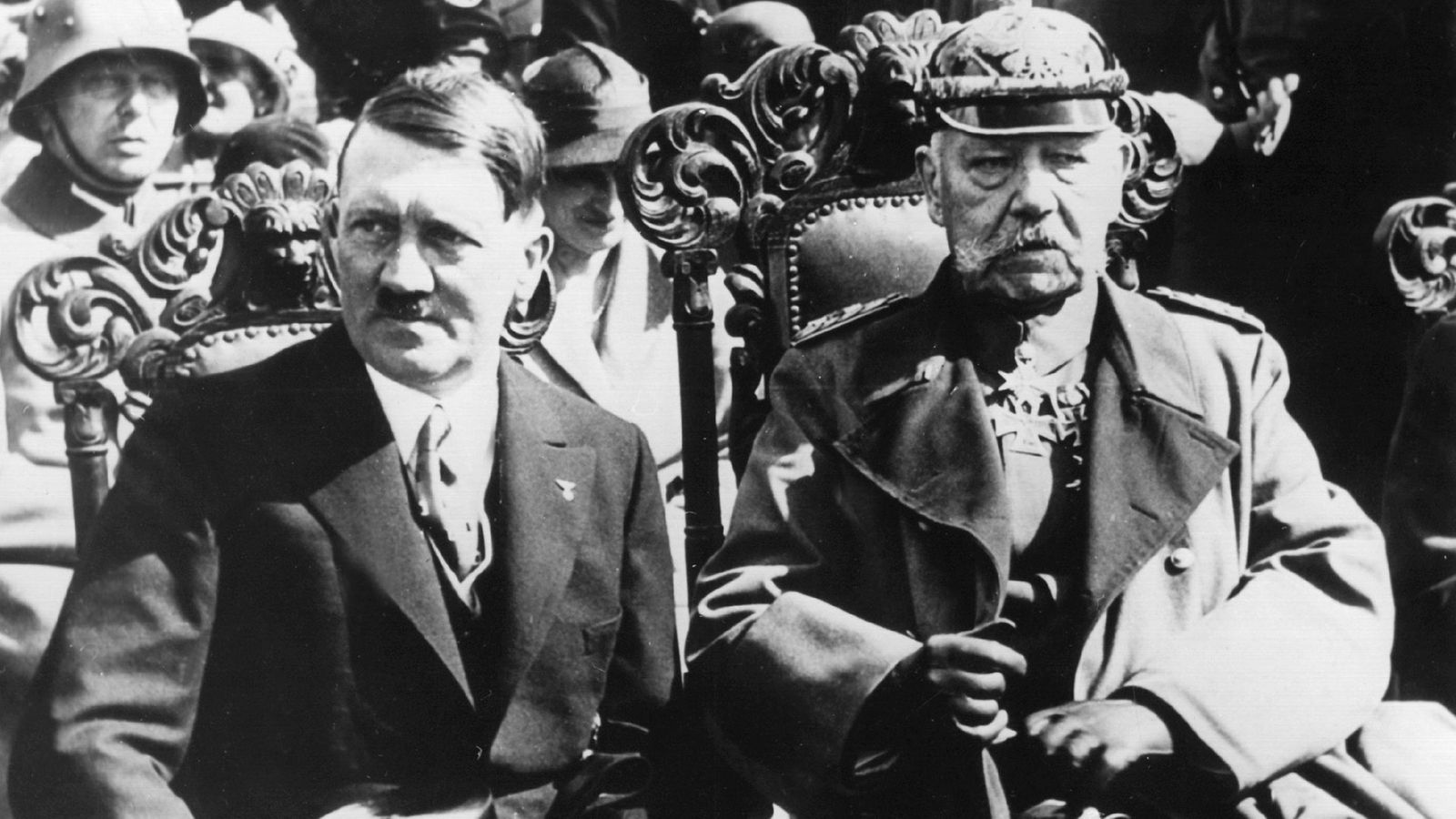Adolf Hitler Die Basis Fur Hitlers Weg Zur Macht Diktatoren Geschichte Planet Wissen