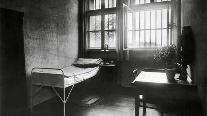 Hitlers Gefängniszelle. | Bildquelle: dpa/picture alliance Hitlers Gefängniszelle.