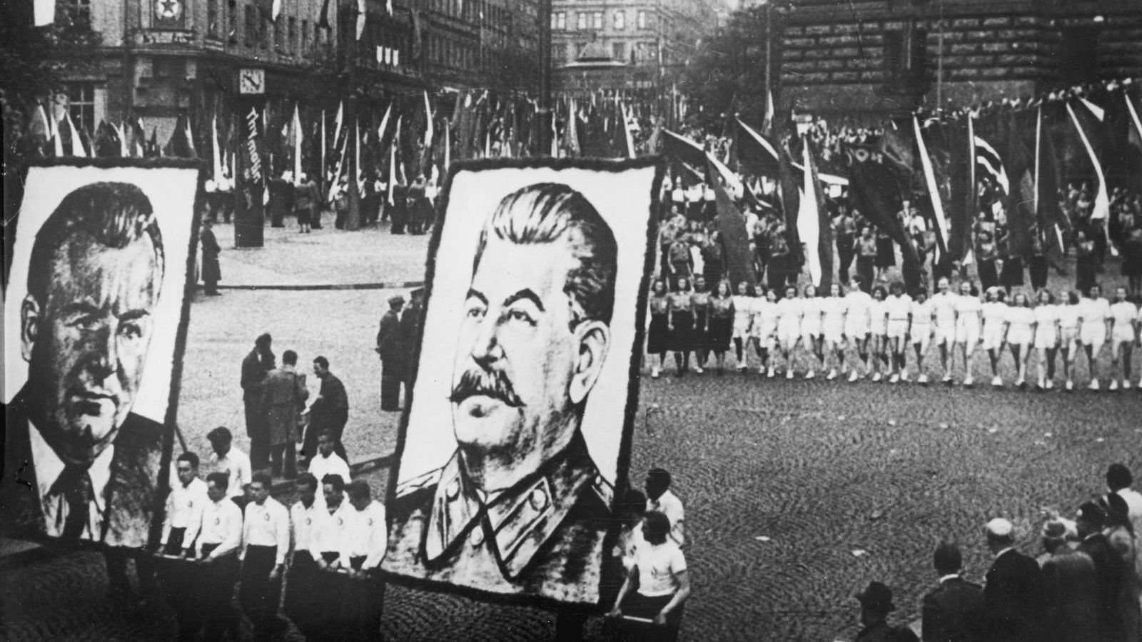 Коммунистическая Чехословакия. Готвальд Чехословакия. Готвальд и Сталин. Прага 1948.