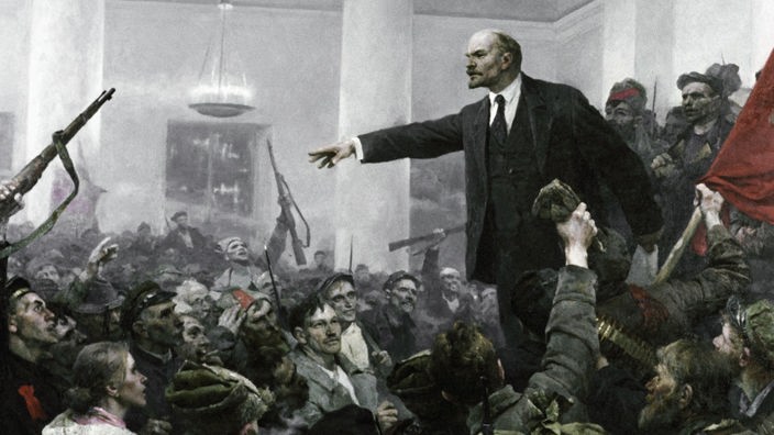 Gemälde: Lenin verkündet den Sieg der Revolution vor zahlreichen Zuhörern