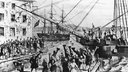 Historische Zeichnung der "Boston Tea Party"