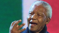 Porträt des südafrikanischen Politikers Nelson Mandela (1918-2013)