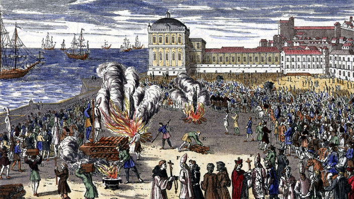 Kolorierter Kupferstich von Bernard Picart: 'Hinrichtung und Verbrennung von Ketzern in Spanien'