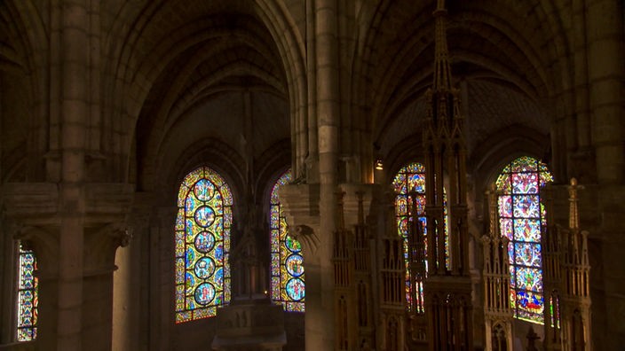 Screenshot aus dem Film "Abt Suger und der Kirchenbau von St. Denis"