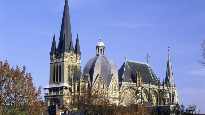 Der Kaiserdom in Aachen | Bildquelle: INTERFOTO, Wilfried Wirth Der Kaiserdom in Aachen