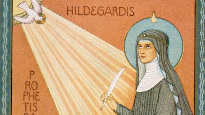 Eine Bildpostkarte zeigt Hildegard von Bingen mit einem Heiligenschein und Feder und Papier in der Hand.