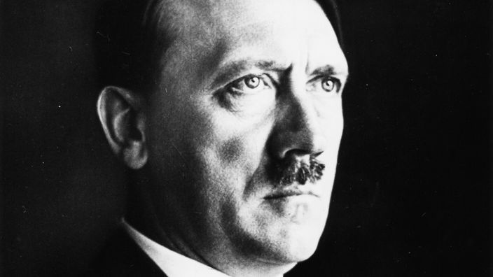 Ein undatierte Porträt Adolf Hitlers.