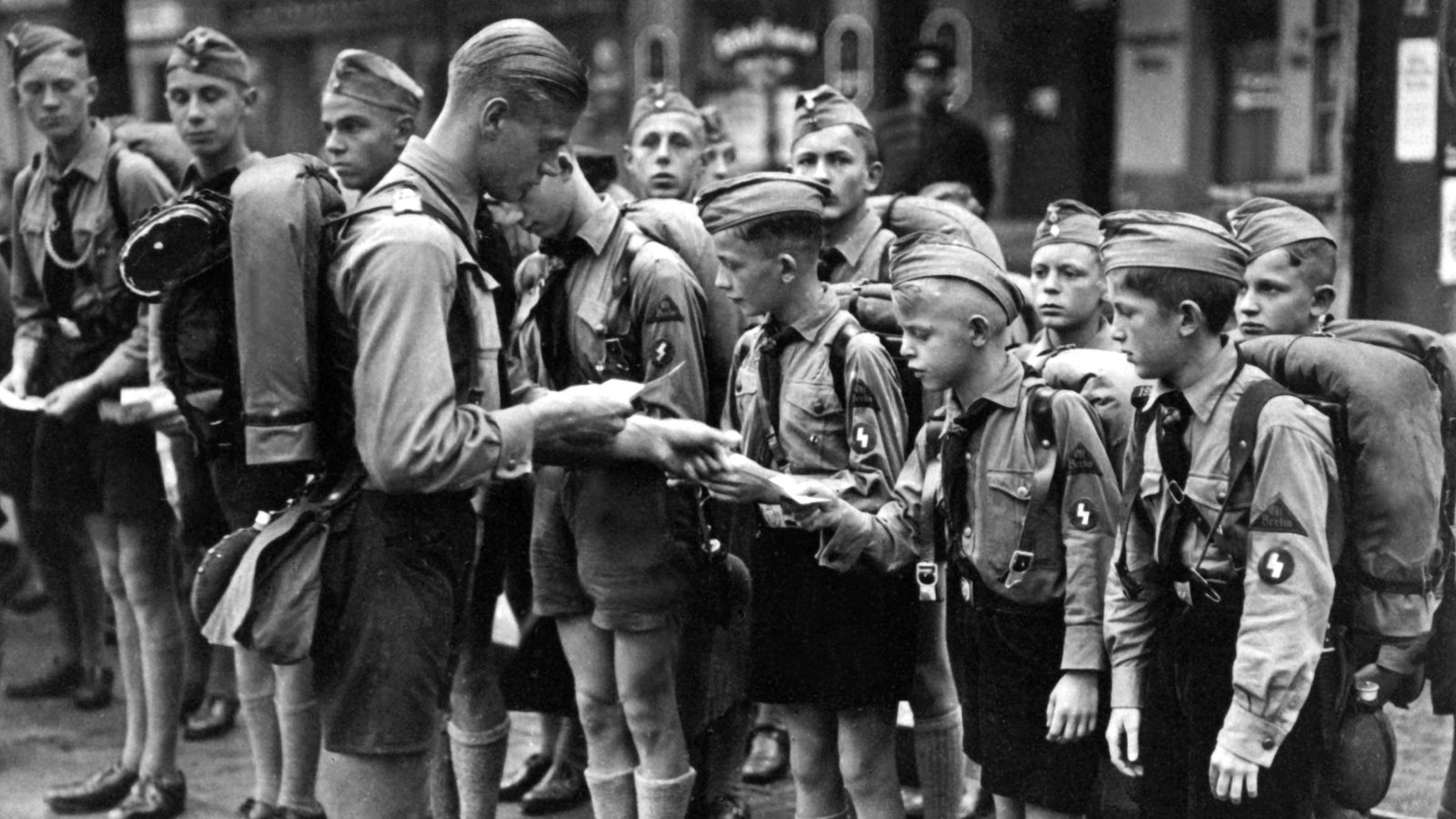 Drittes Reich: Kindheit im Zweiten Weltkrieg - Nationalsozialismus