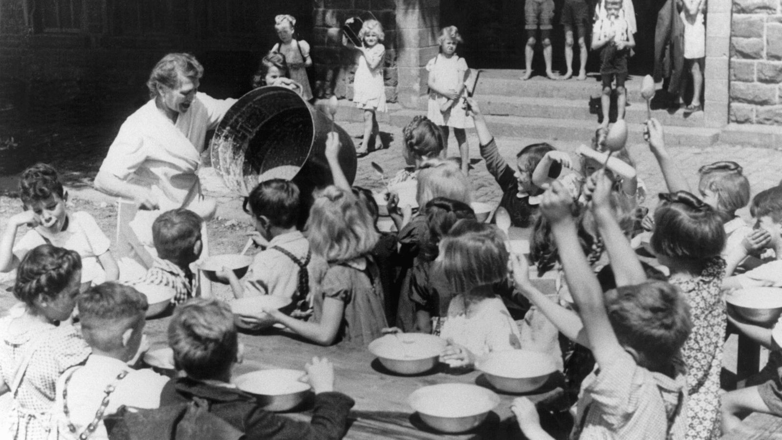 Kindheit im Zweiten Weltkrieg: Nachkriegszeit – Armin Maiwald erinnert