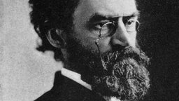 Schwarzweiß-Porträtfoto von Carl Schurz
