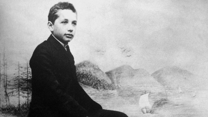 Schwarzweiß-Bild: Einstein als 14-jähriger Schüler