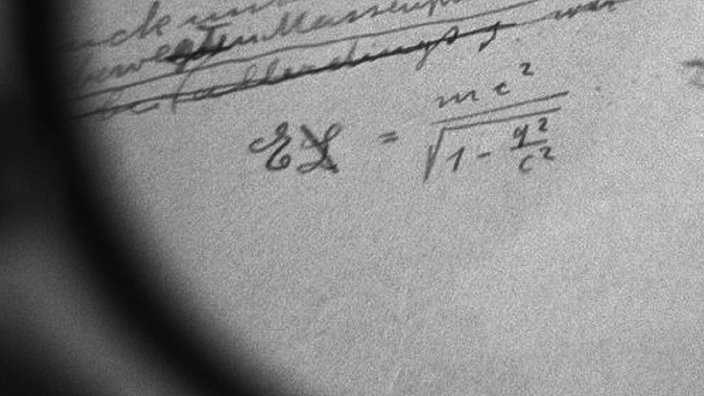 Eigenhändiges Manuskript Einsteins 'Über die Relativitätstheorie' 1912 mit der Formel E=mc².