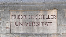Schriftzug Friedrich-Schiller-Universität 