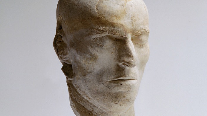 Die auf einem Sockel stehende Totenmaske Friedrich Schillers | Bildquelle: DLA Marbach Die auf einem Sockel stehende Totenmaske Friedrich Schillers