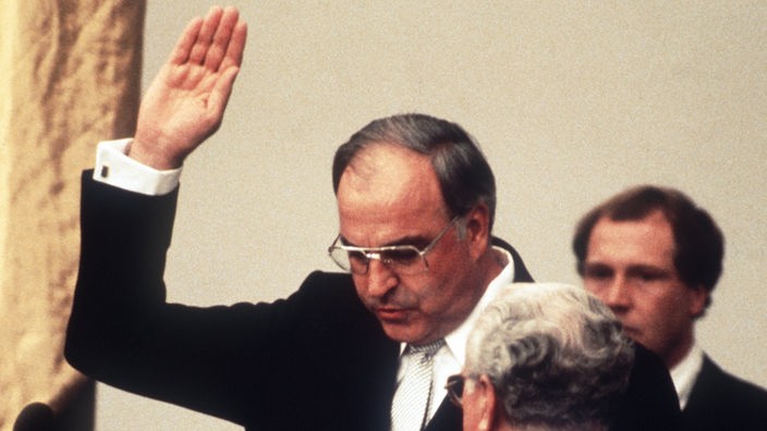 Helmut Kohl beim Amtseid 1982.