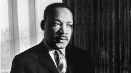 Schwarzweiß-Porträt von Martin Luther King