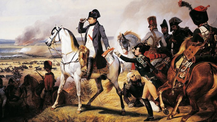 Gemälde: Feldherr Napoleon auf einem weißen Pferd sitzend, mit einem Fernrohr eine Schlacht beobachtend