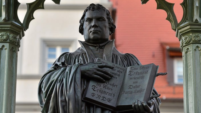 Das Denkmal von Marthin Luther auf dem Marktplatz von Wittenberg.