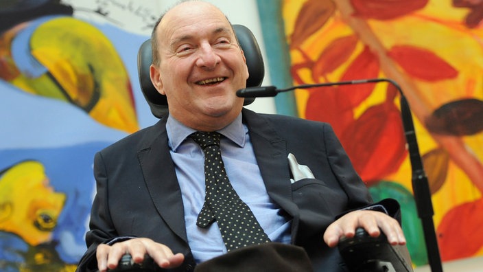 Porträtaufnahme von Philippe Pozzo di Borgo. | Bildquelle: picture alliance / dpa Porträtaufnahme von Philippe Pozzo di Borgo.
