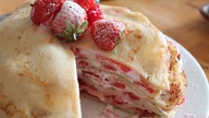 Eine Torte aus Pfannkuchen