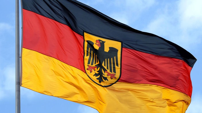 Die deutsche Flagge mit Bundesadler